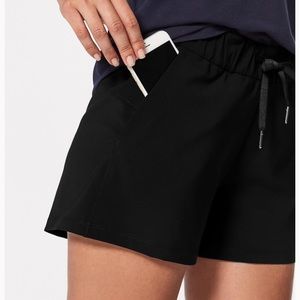 Lululemon On The Fly Woven Short Black Size 4